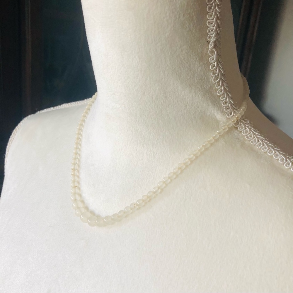 Vintage mid century graduated opalescent glass wedding bead necklace
